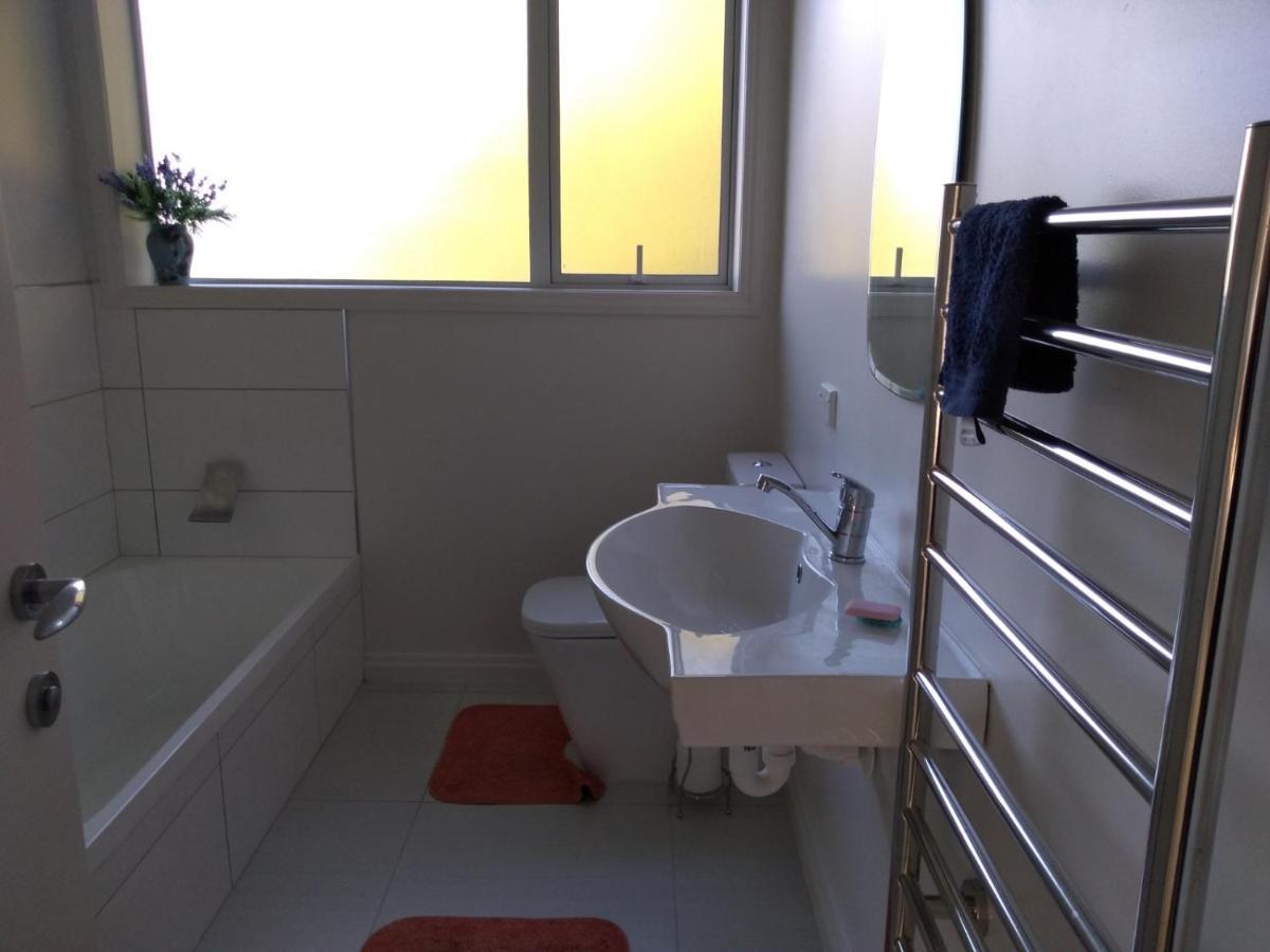 Quiet Location With View And Public Transport Apartment เวลลิงตัน ภายนอก รูปภาพ